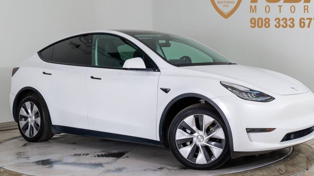 TESLA MODEL Y 2022 7SAYGDEE4NF330522 image